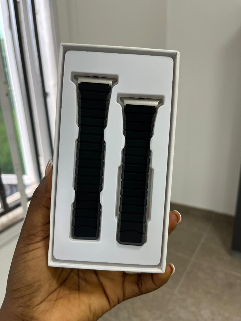 Interchangeable 2 in 1 Magnetic Clasp Change Strap for Apple and Smartwatch Bands